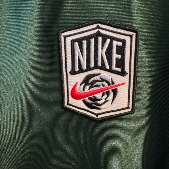 NIKE AS W NSW SHOOTING SHIRT GCEL FIR 23FA-I SIZE SMALL - Picture 9 of 11
